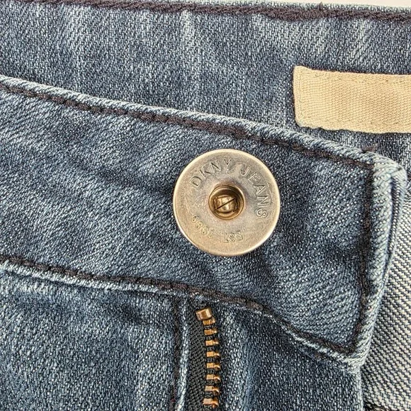 DKNY Womens Size 6 Dark Blue Jeans‎ Straight Casual Classic Comfortable Staple - Picture 13 of 14